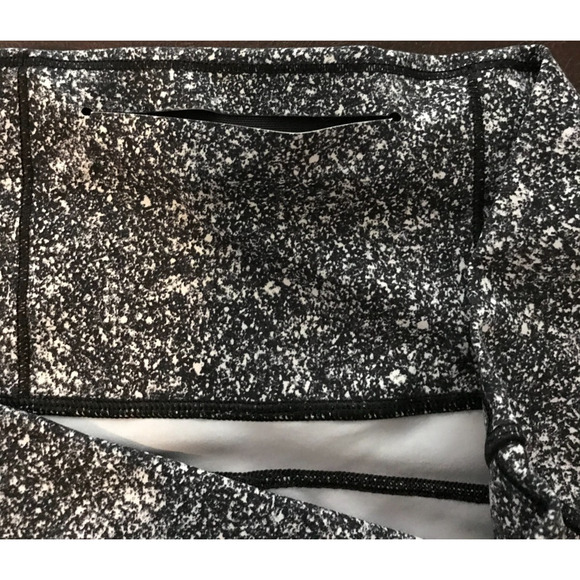 Lululemon In Movement Tight 25” Everlux Diffuse Starlight Black White - Size 12 - Picture 4 of 10